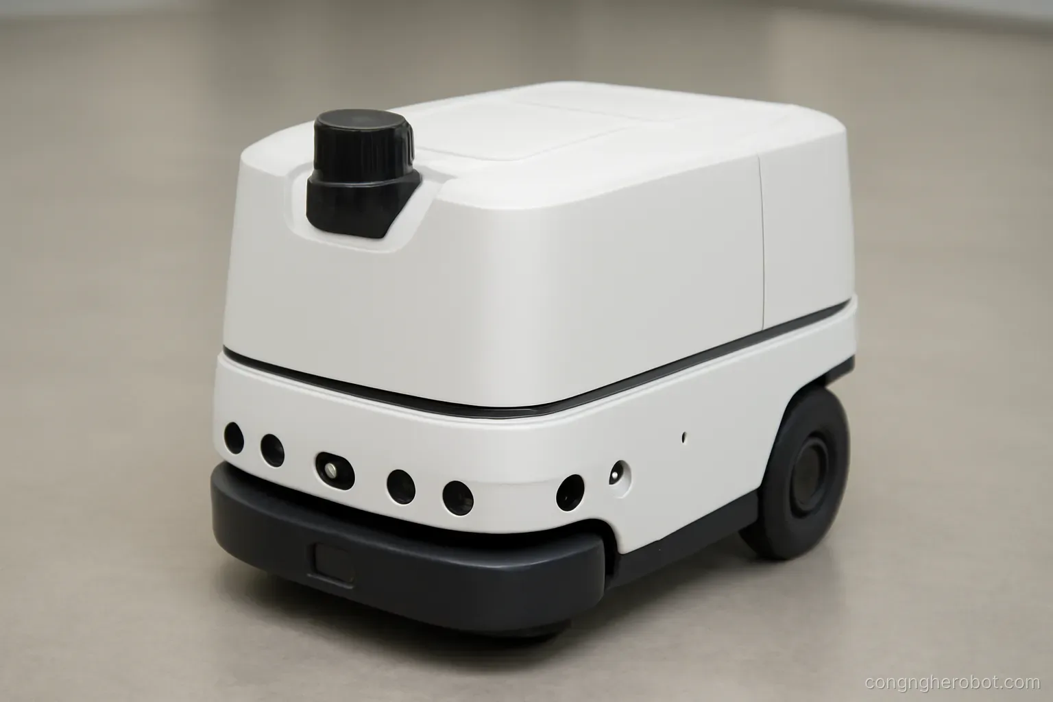 Robot di động có nhiều cảm biến quanh thân